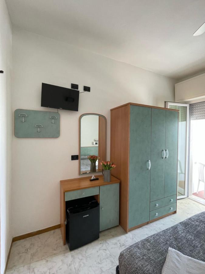 Hotel Haway Rimini Exterior photo