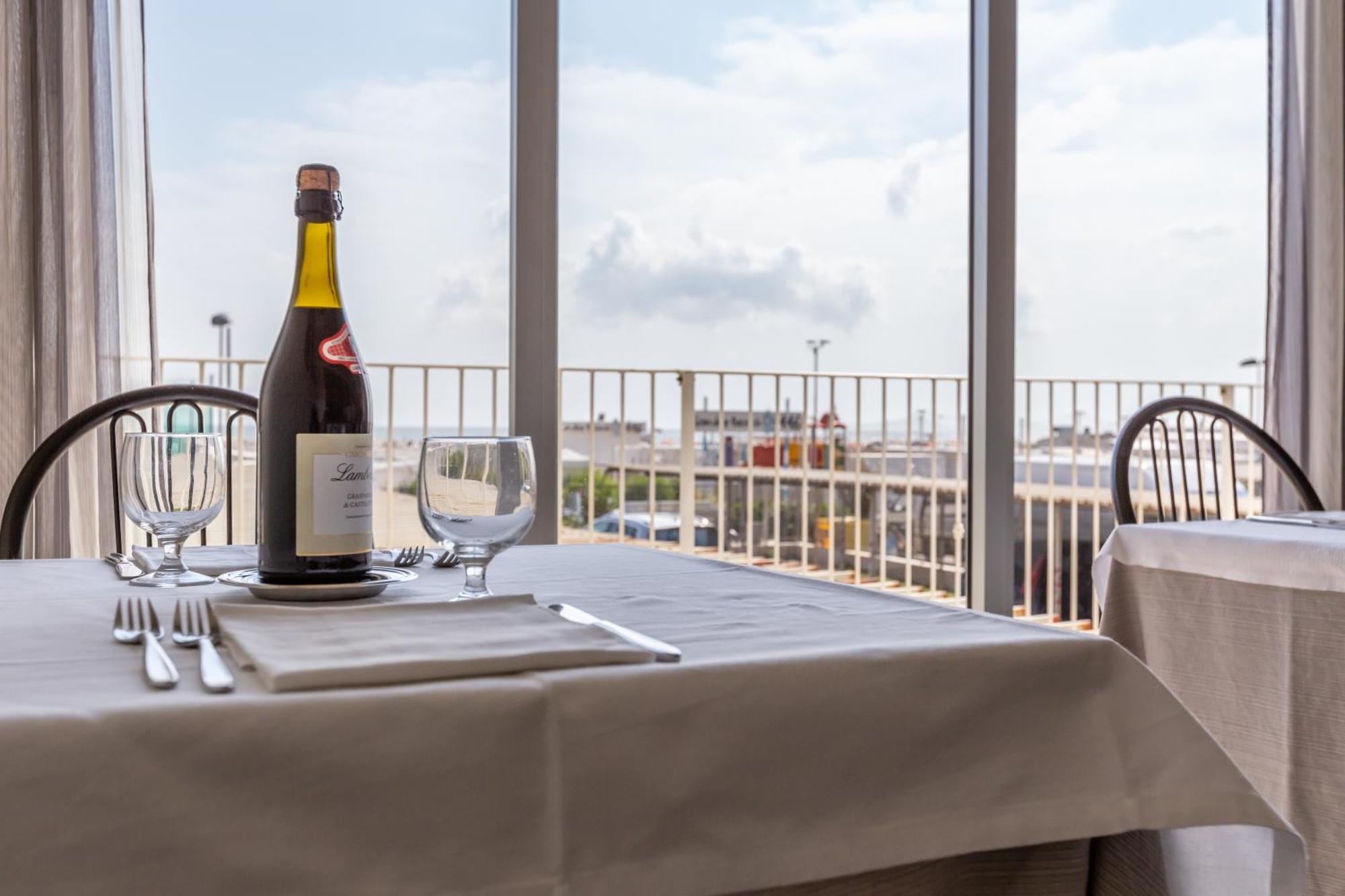 Hotel Haway Rimini Exterior photo