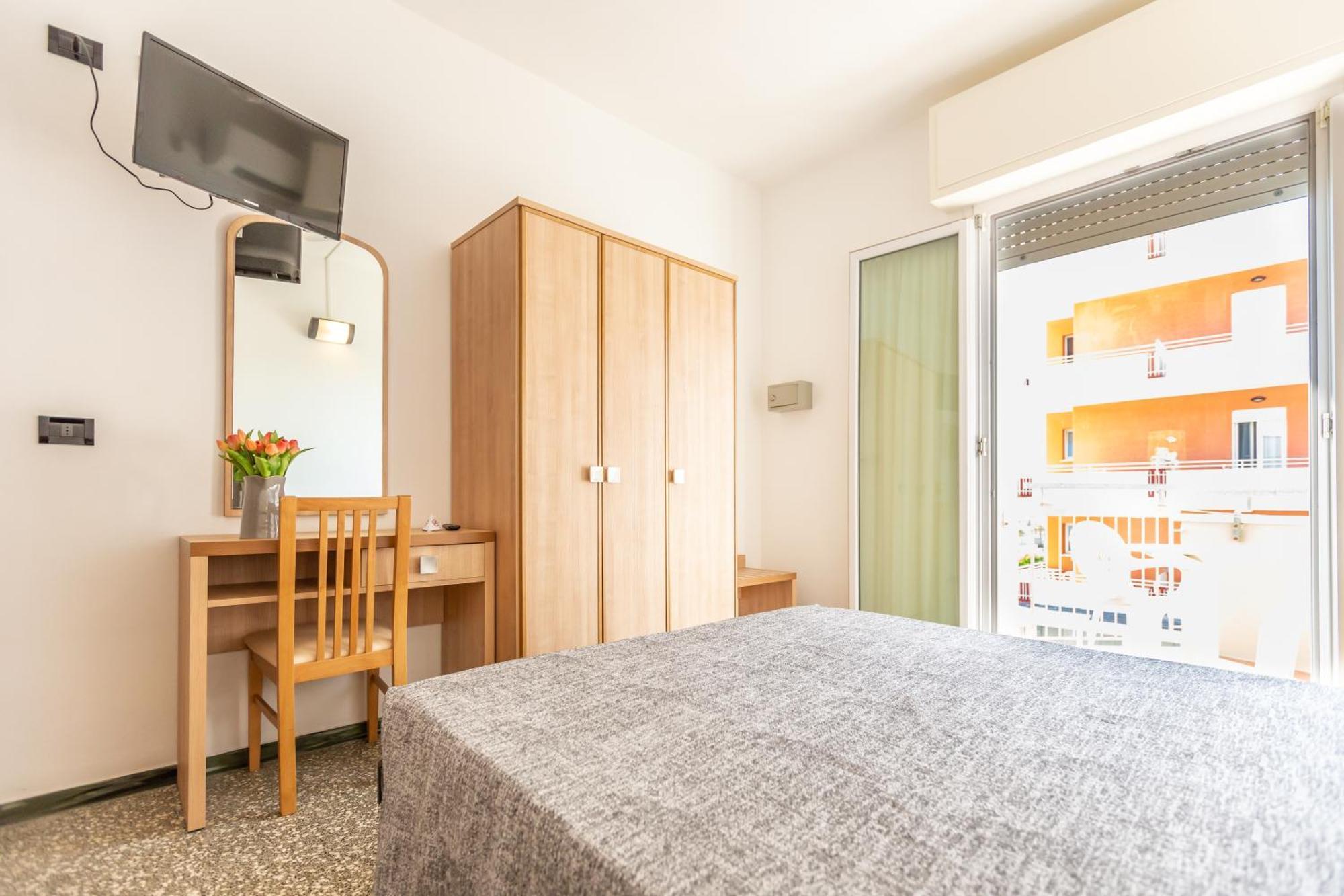Hotel Haway Rimini Exterior photo