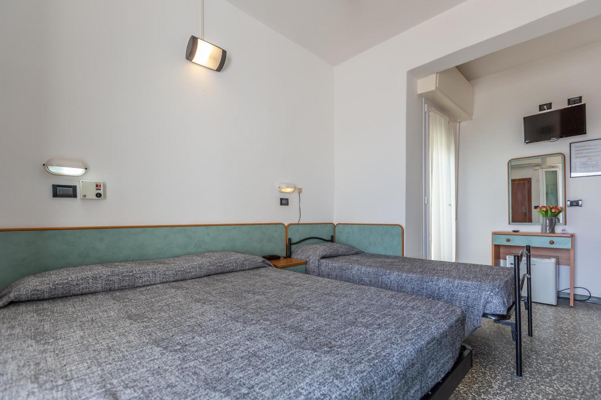 Hotel Haway Rimini Exterior photo