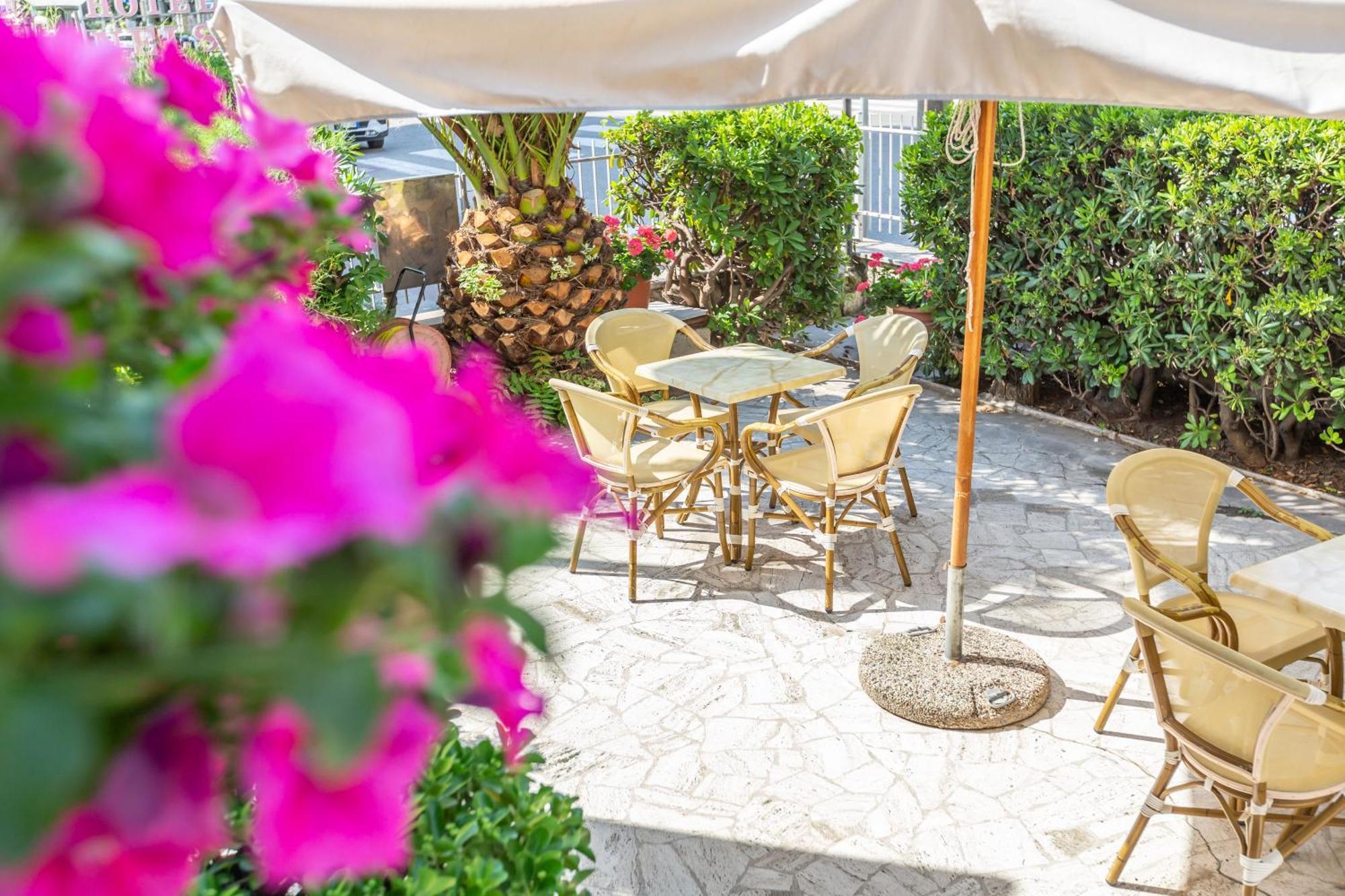 Hotel Haway Rimini Exterior photo